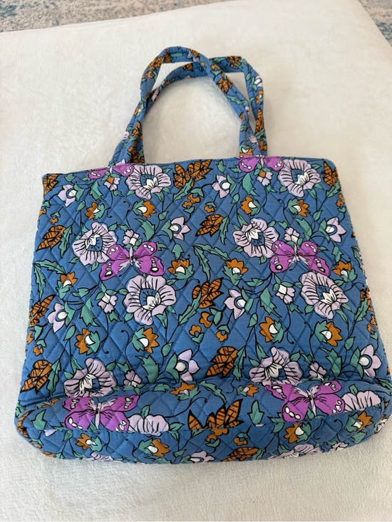 Vera Bradley Handbags - Vera Bradley ESSENTIAL GRAND TOTE BAG Wild Prairie Pattern